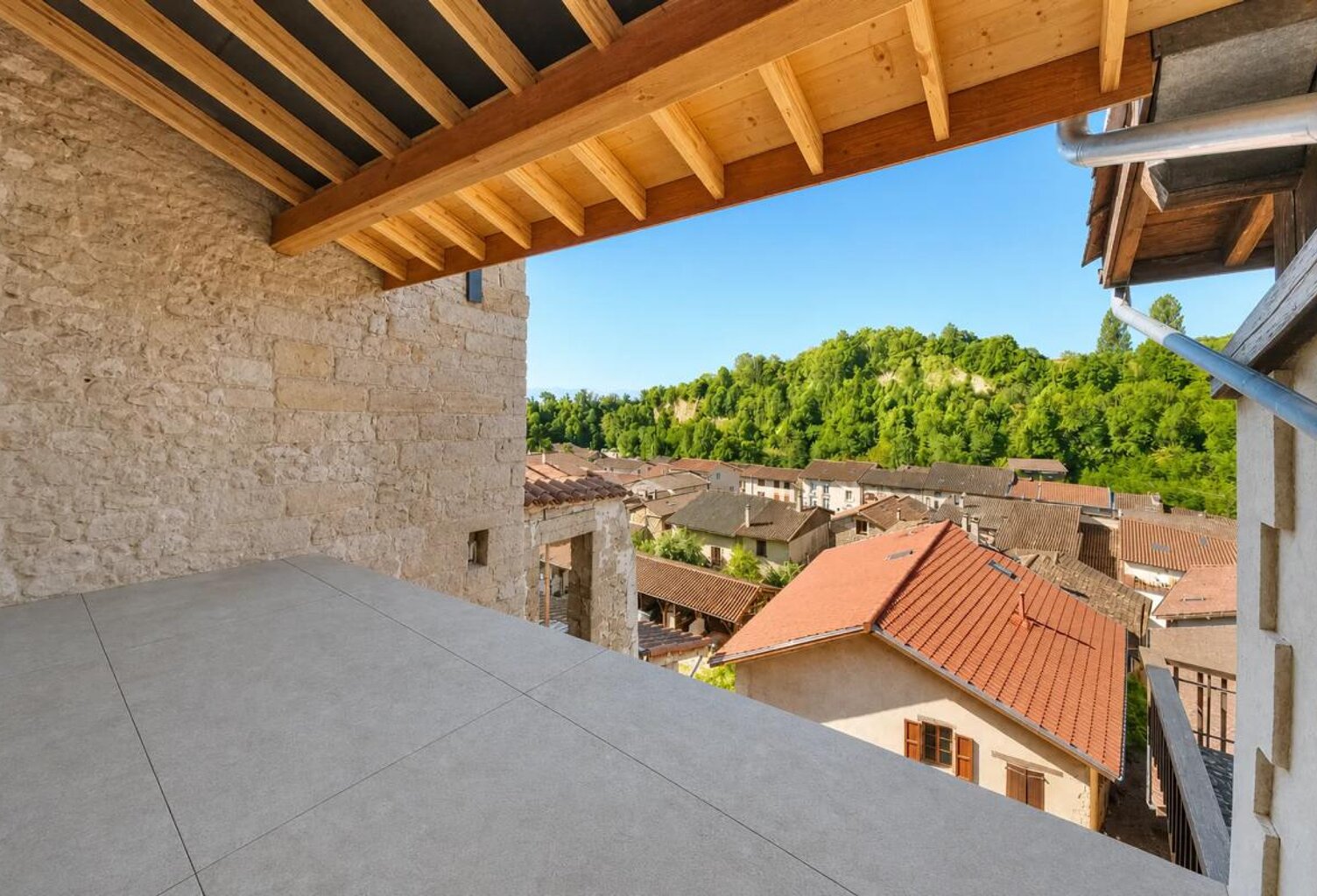 Maison individuelle à fort potentiel – Environ 190 m² habitables avec vue exceptionnelle- Saint-Antoine-l’Abbaye — photo 1