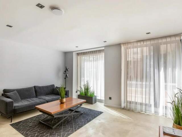 Lofts d’architecte communicants avec espace spa haut de gamme – — photo du bien