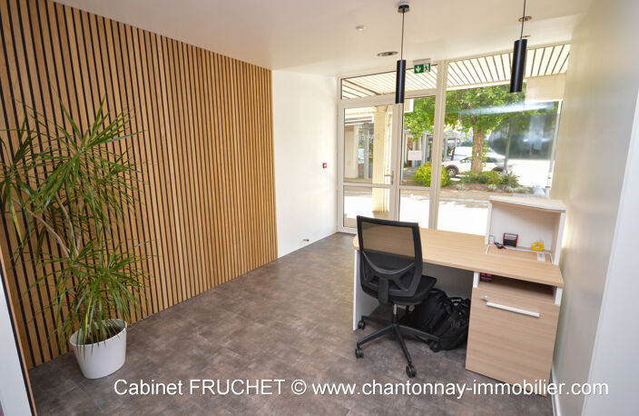 CHANTONNAY - Beau local professionnel — photo 2