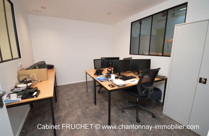 CHANTONNAY - Beau local professionnel — photo 5