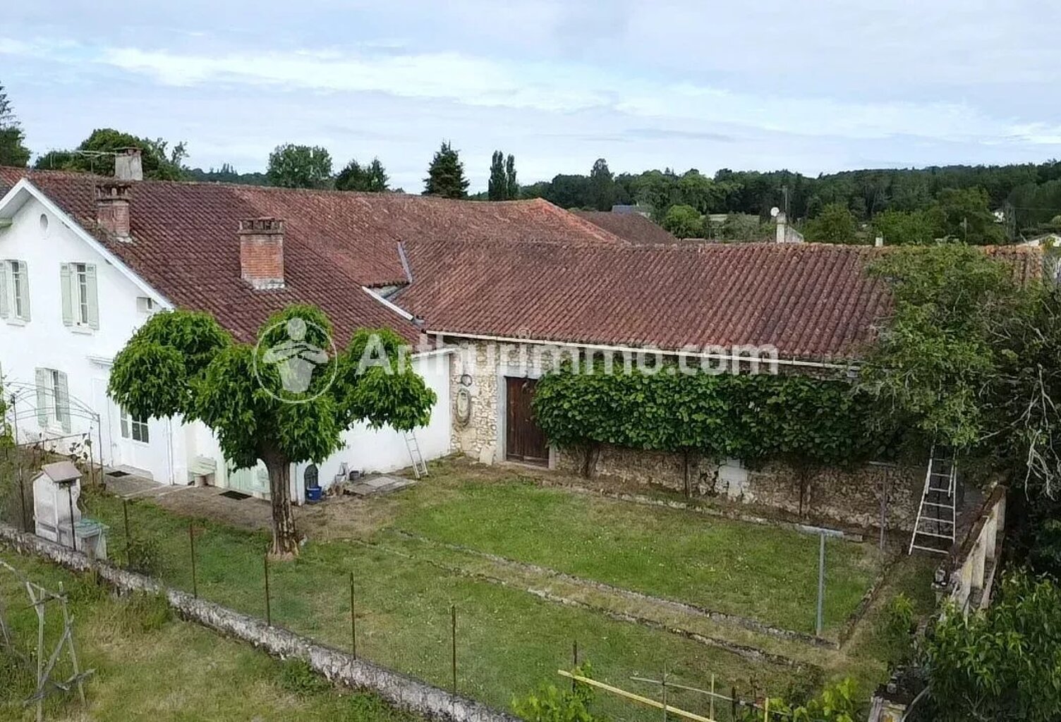 Maison  99 m², 3 ch + 2 granges attenantes — photo 1
