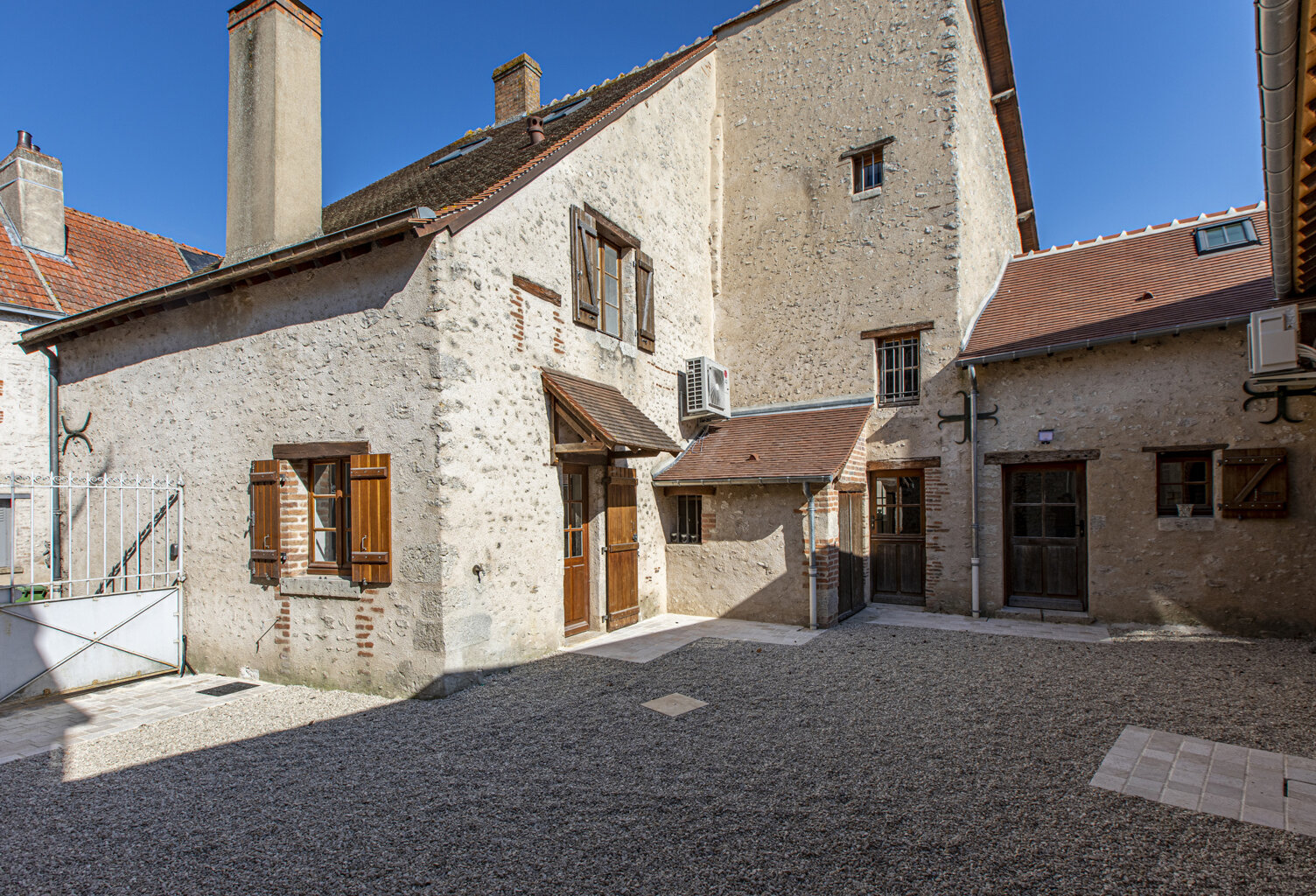 SAINT-DYE-SUR-LOIRE — photo 1