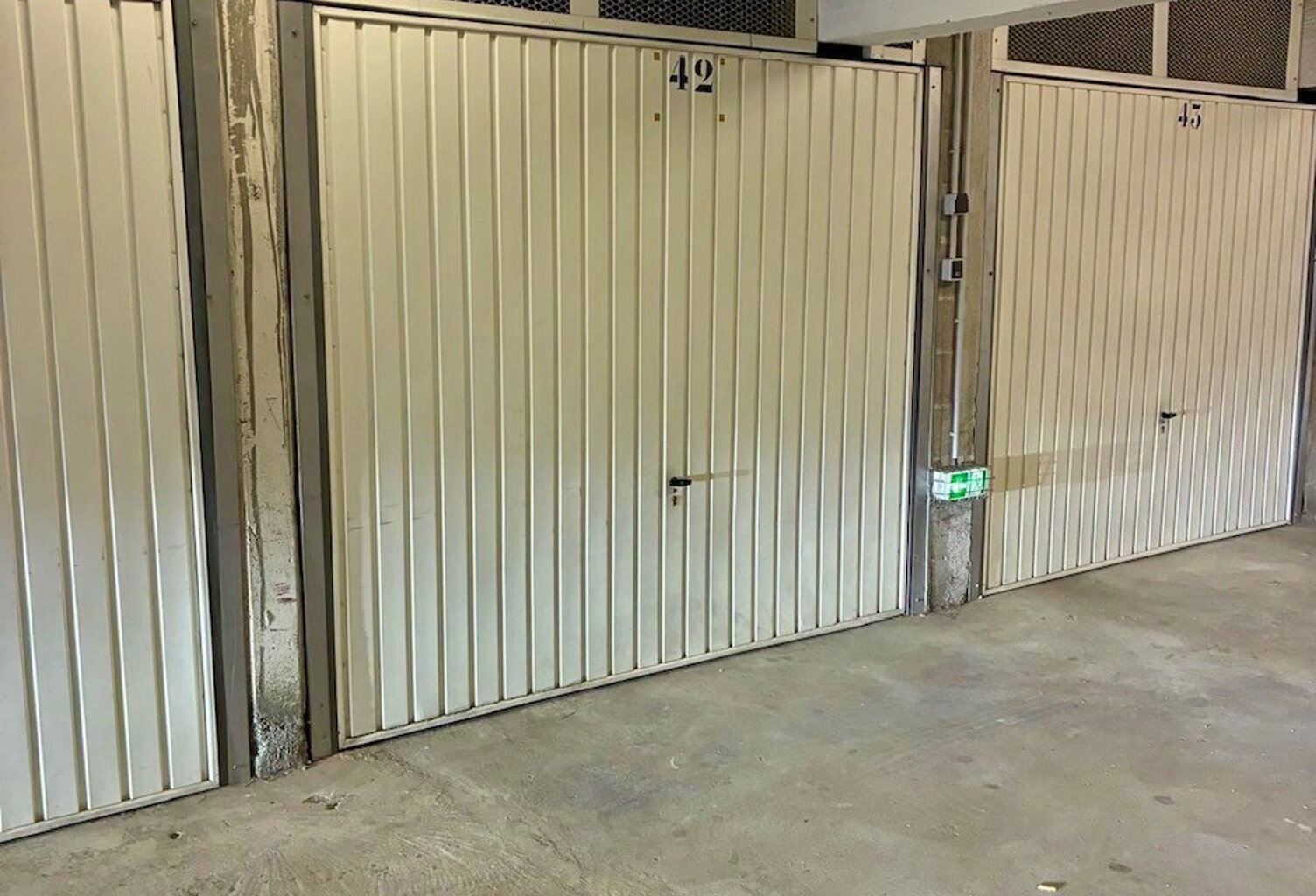 Garage - 13 m2 21 Rue Meyerbeer Nice 06000 — photo 1