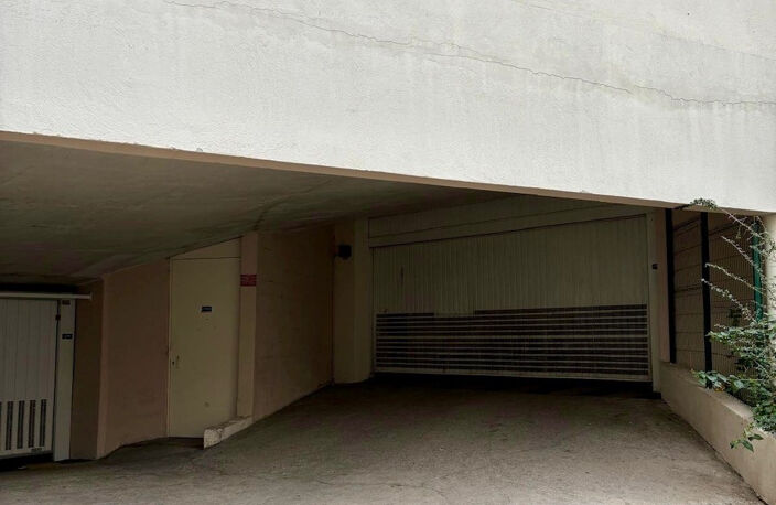 Garage - 13 m2 21 Rue Meyerbeer Nice 06000 — photo 4