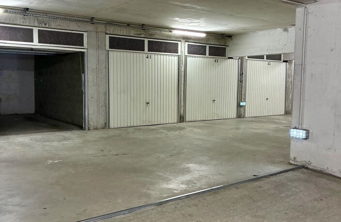 Garage - 13 m2 21 Rue Meyerbeer Nice 06000 — photo 5