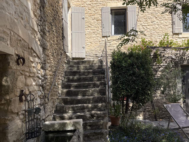 GORDES : Mas en campagne avec parcelle constructible — photo du bien