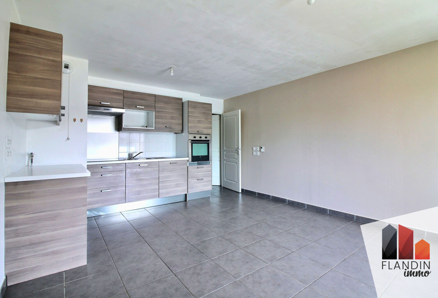 FRANCHEVILLE - Appartement T3 de 60,56 m2 avec balcon, garag — photo 1