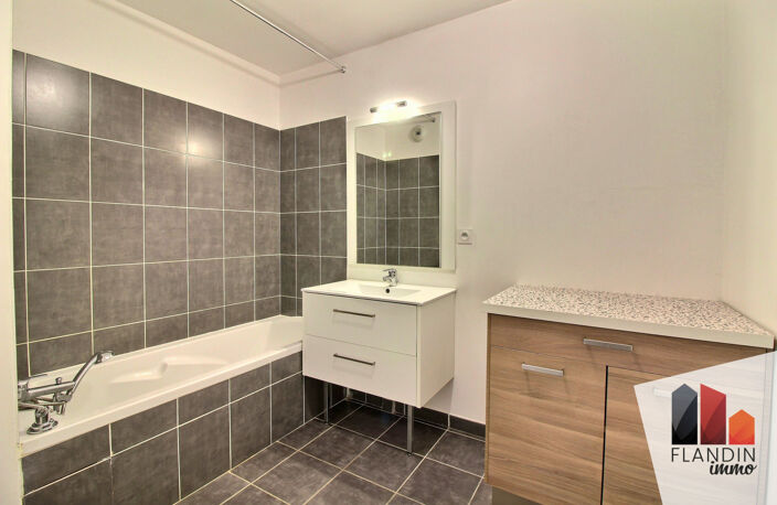 FRANCHEVILLE - Appartement T3 de 60,56 m2 avec balcon, garag — photo 5