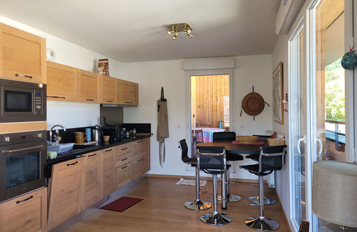 FAVERGES. APPARTEMENT 4 PIECES AVEC GARAGE — photo 3