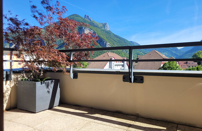 FAVERGES. APPARTEMENT 4 PIECES AVEC GARAGE — photo 5