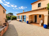 Villa de 165m2 avec piscine 2 garages abri voitures et proche des plages, aux Issambres — photo 3