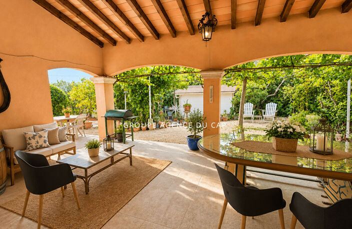 Villa de 165m2 avec piscine 2 garages abri voitures et proche des plages, aux Issambres — photo 4
