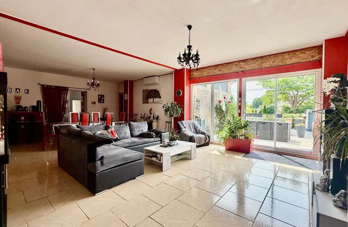 Grande maison de caractère avec nombreuses possibilités. — photo 3