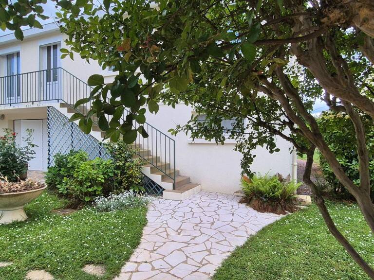 Maison à deux pas des commodités — photo 1