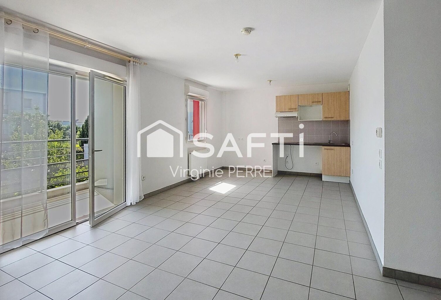 APPARTEMENT 3 PIECES TERRASSE ET PARKING - 60M2 - ROYAN (17200) — photo 1