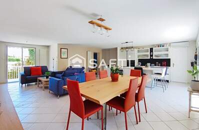 Maison familiale avec piscine jardin paysagé sans vis-à-vis — photo du bien