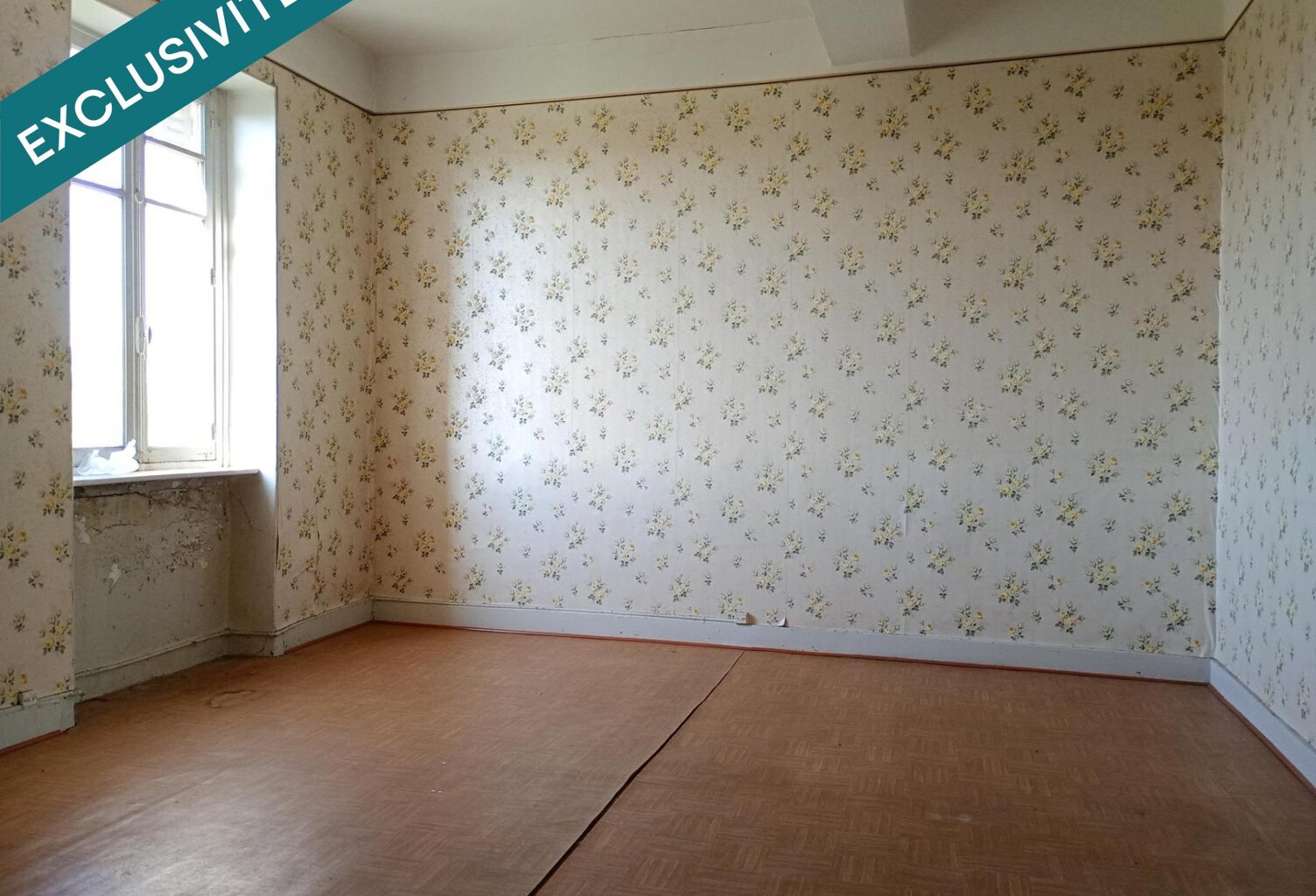 Appartement dans immeuble de ville 1er étage à rénover — photo 1
