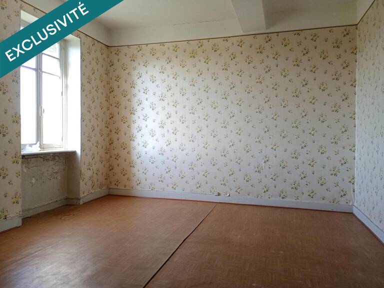 Appartement dans immeuble de ville 1er étage à rénover — photo 1