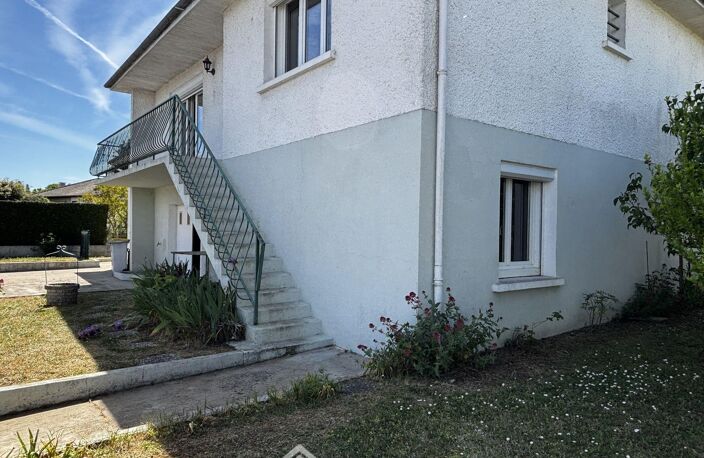 Maison - 100m² - Chasseneuil-du-Poitou — photo 2