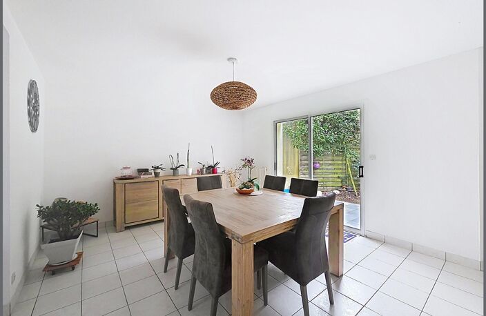 Pavillon dans un quartier calme — photo 5