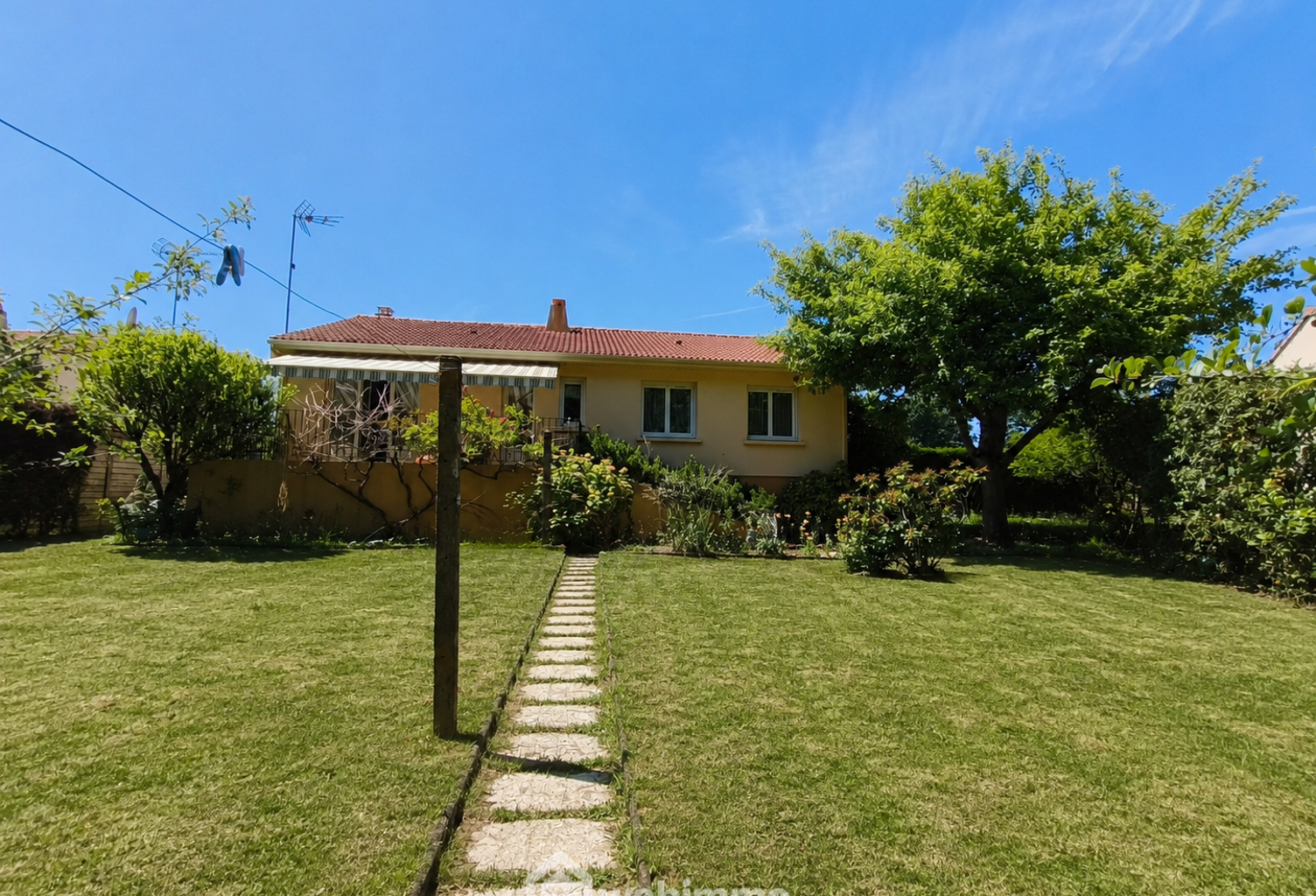 Maison - 106m² - Aubigny-Les Clouzeaux — photo 1