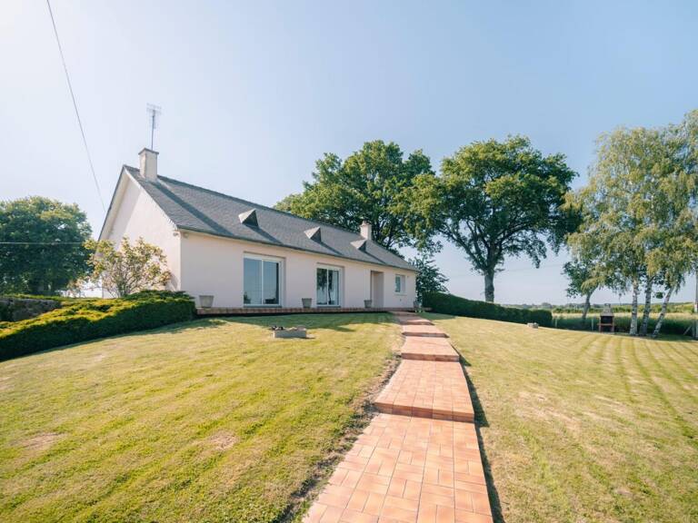 Maison de qualité de 135 m² à rénover avec un terrain de 6855 m² dans la campagne d'argentré du Plessis — photo 1