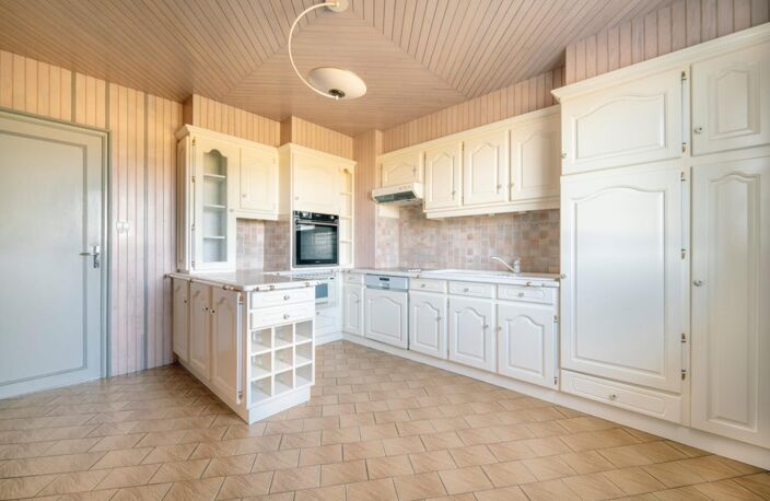 Maison de qualité de 135 m² à rénover avec un terrain de 6855 m² dans la campagne d'argentré du Plessis — photo 5