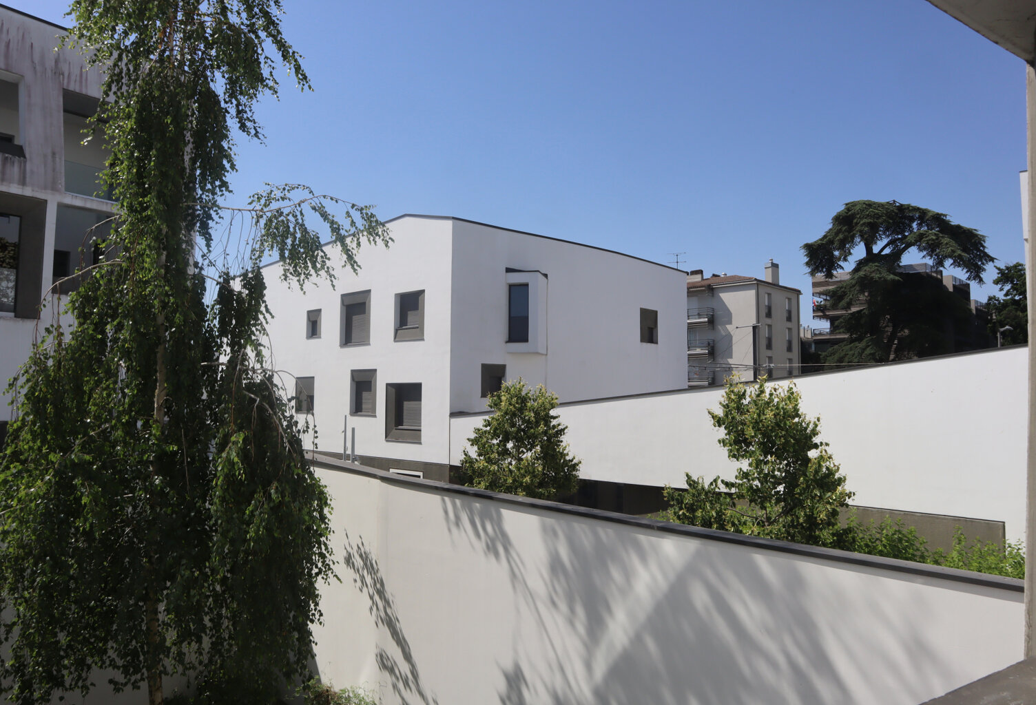 Le BOUSCAT CENTRE - Esplanade Jean Valleix (Ancien Renault) — photo 1