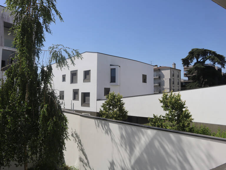 Le BOUSCAT CENTRE - Esplanade Jean Valleix (Ancien Renault) — photo 1