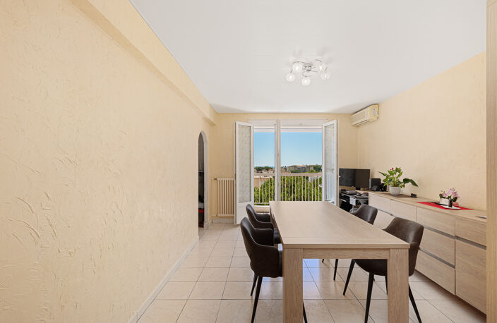APPARTEMENT A VENDRE 3/4 PIECES ANTIBES -CHEMIN DES COMBES-V — photo 2