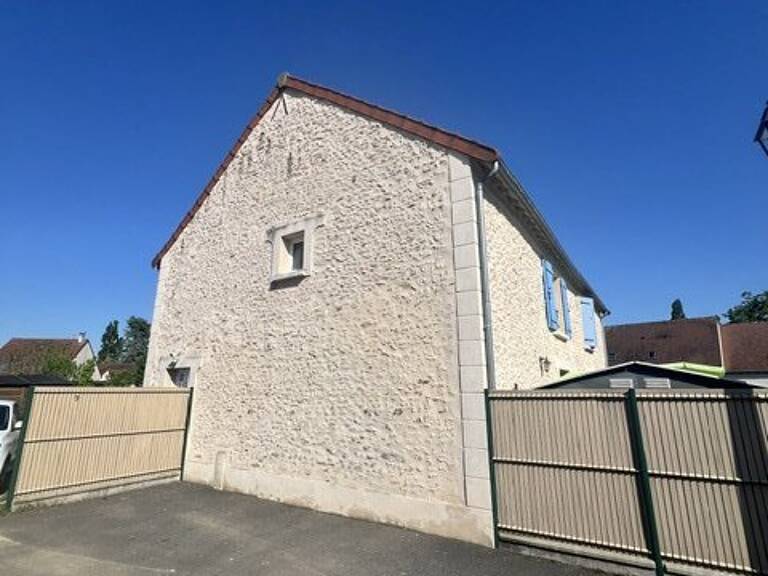 Village agréable situé à 8 Km de DOURDAN ! — photo 1