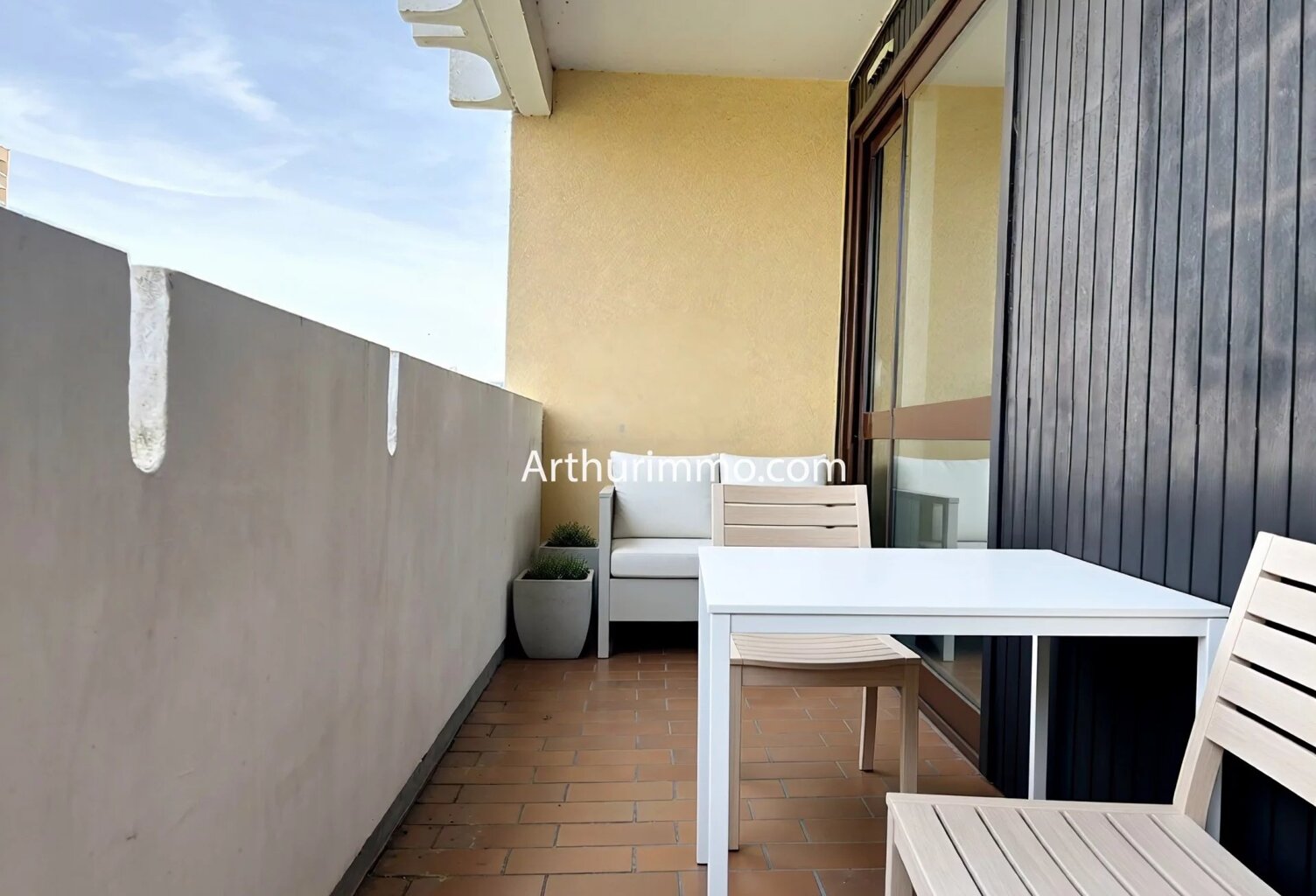 Bel appartement 3 chambres avec balcon dans un cadre verdoyant — photo 1