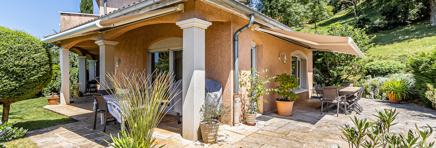 Maison 6 Pièces 157 m² à vendre à Porte des Pierres Dorées (69400)