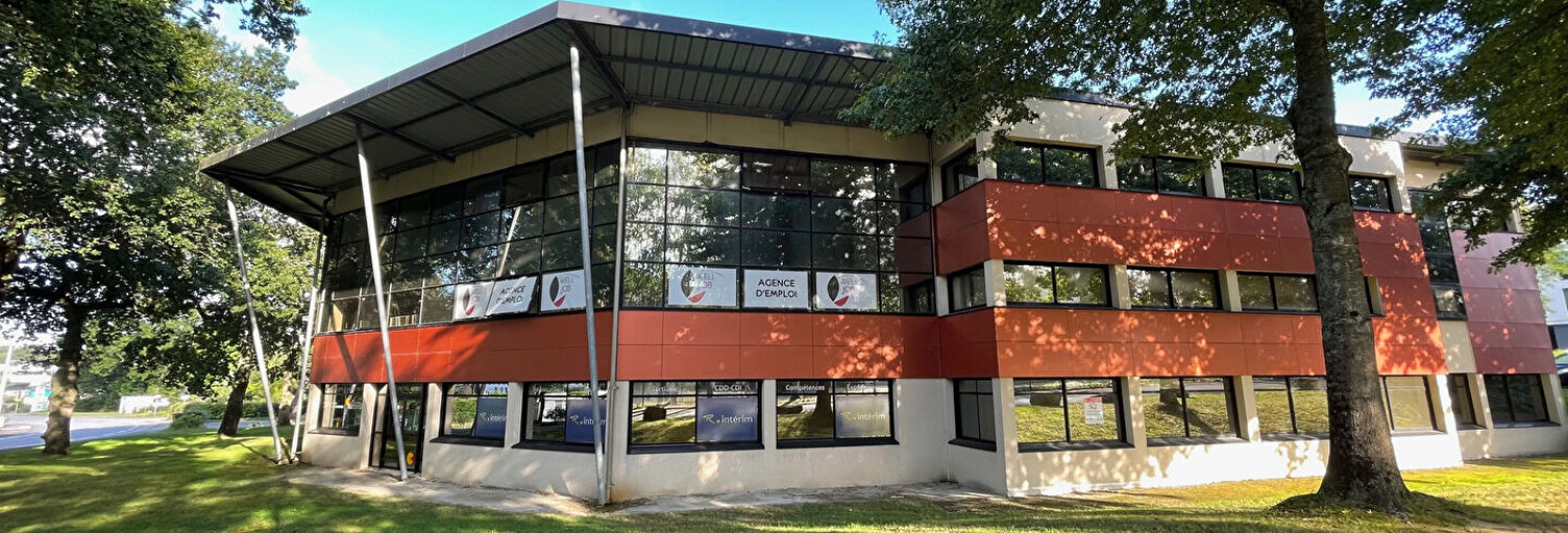Bureau  190 m² à louer à Quimper (29000)
