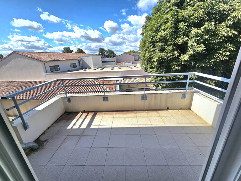 31780 CASTELGINEST T3 récent (2008) de 66.03m² Terrasse de 7.28m² 2 GARAGES , cuisine séparée — photo 1
