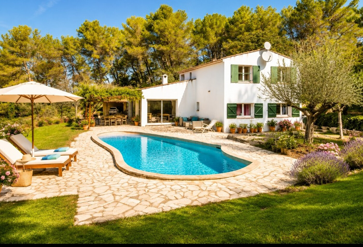 Maison Rognes 162 m2 sur 10538 m² parcelle boisée avec piscine et double garage. — photo 1