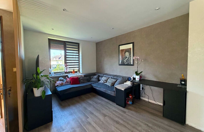 MAISON - SUPERBE JARDIN - GARAGE DOUBLE - QUARTIER CALME — photo 3