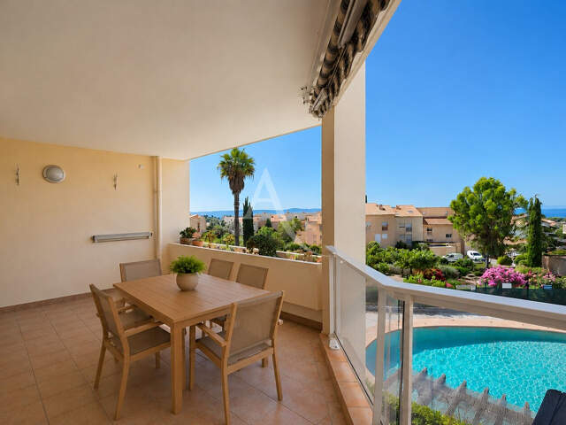 T4 Carqueiranne magnifique vue mer résidence sécurisée avec piscine — photo du bien