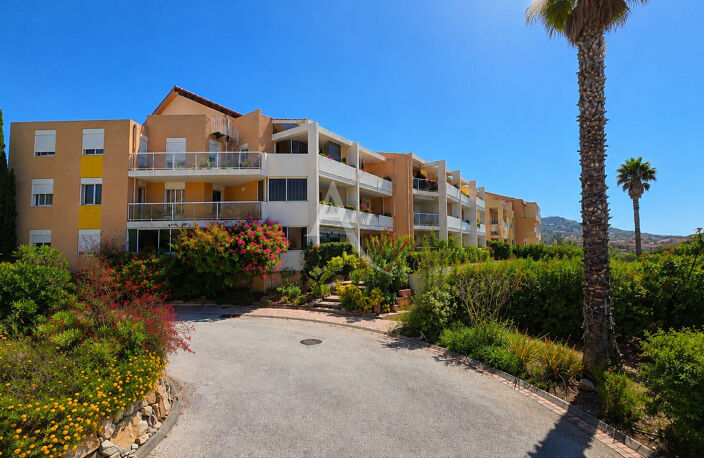 T4 Carqueiranne magnifique vue mer résidence sécurisée avec piscine — photo 2
