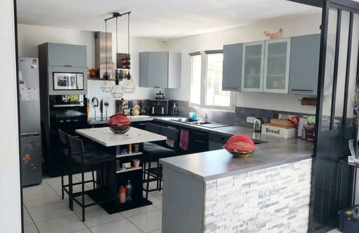 Maison plain pied - 5 chambres - Beaufou — photo 2