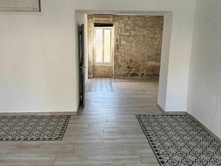 Maussane les Alpilles : Local commercial 60m² centre ville — photo 1