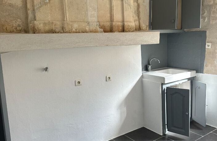 Maussane les Alpilles : Local commercial 60m² centre ville — photo 2