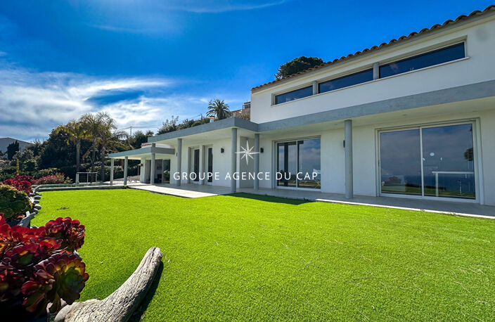 À VENDRE VILLA CONTEMPORAINE 5 CHAMBRES GARAGE DOUBLE PISCINE VUE MER LES ISSAMBRES — photo 3