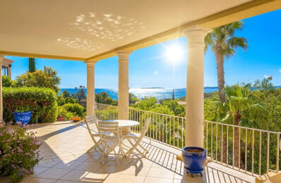 SOUS COMPROMIS - VILLA 6 PIÈCES 4 CHAMBRES PISCINE GARAGE VUE MER EXPOSÉE SUD COMMERCES ET MER À PIED — photo du bien