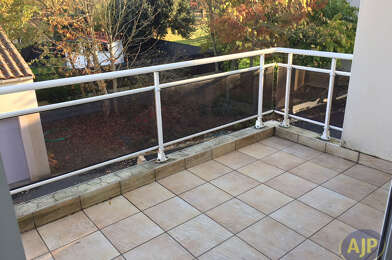 Appartement 3 pièces 710 €