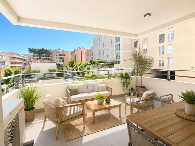 Superbe appartement 2 pièces à vendre à Saint-Raphaël - Réf 2846 — photo 1