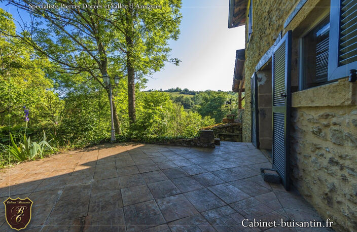 Maison en pierres avec cachet — photo 2