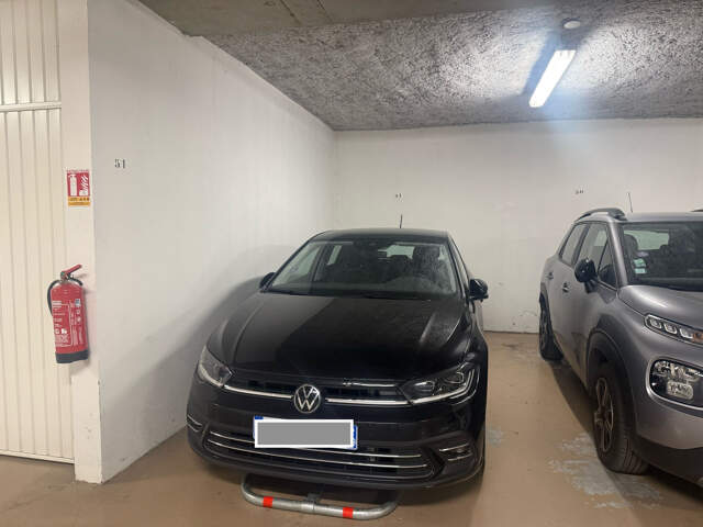 Place de parking en sous-sol - 53, rue des acqueducs — photo du bien