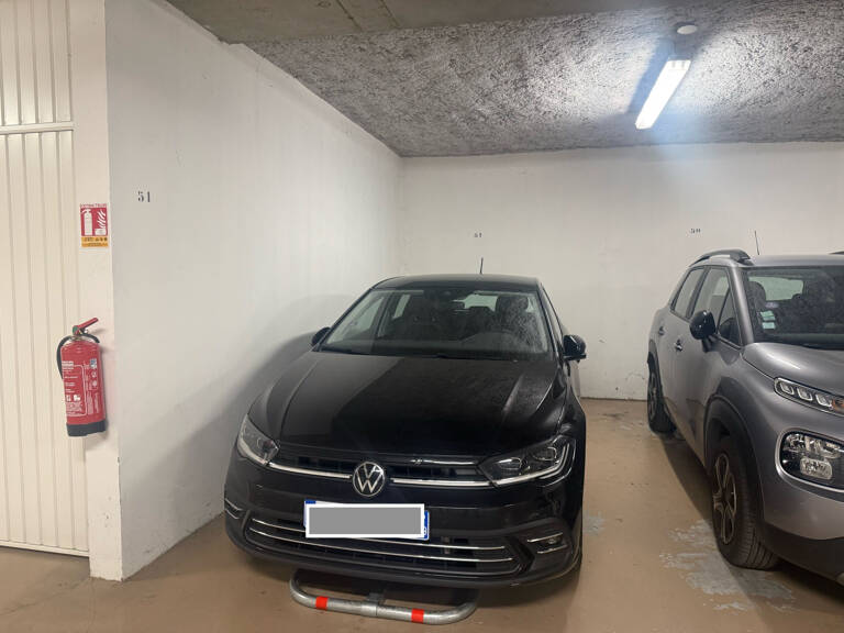 Place de parking en sous-sol - 53, rue des acqueducs — photo 1