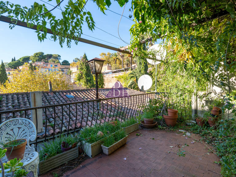 Opportunité rare à Bormes village : 158 m2 à réinventer avec — photo 1